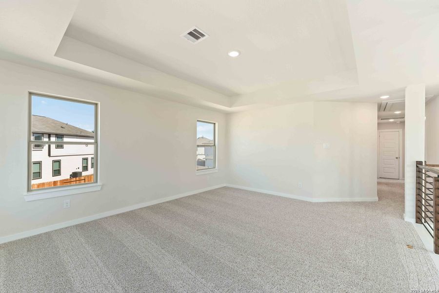 Spacious, unfurnished interior of a new home in Hunters Ranch, San Antonio (Image 12). Spacious, unfurnished interior of a new home in Hunters Ranch, San Antonio (Image 12).