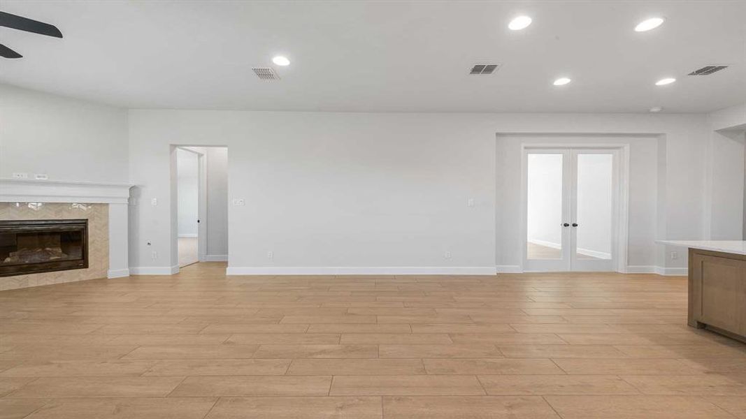 Spacious, unfurnished interior of a new home in Cambridge Crossing, Celina (Image 19).