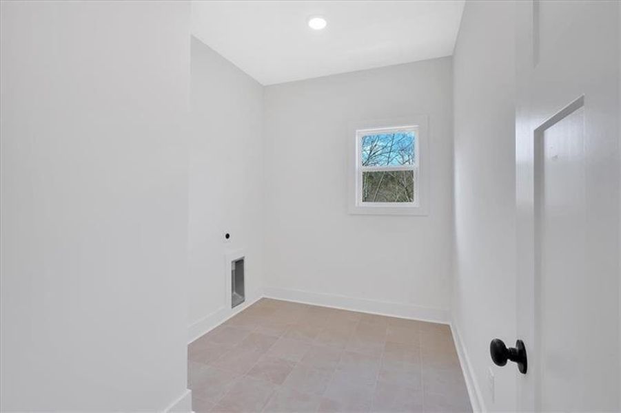 Spacious, unfurnished interior of a new home in , Dallas (Image 36). Spacious, unfurnished interior of a new home in , Dallas (Image 36).