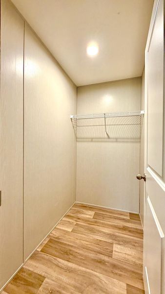 Spacious, unfurnished interior of a new home in , Bonneau (Image 17).