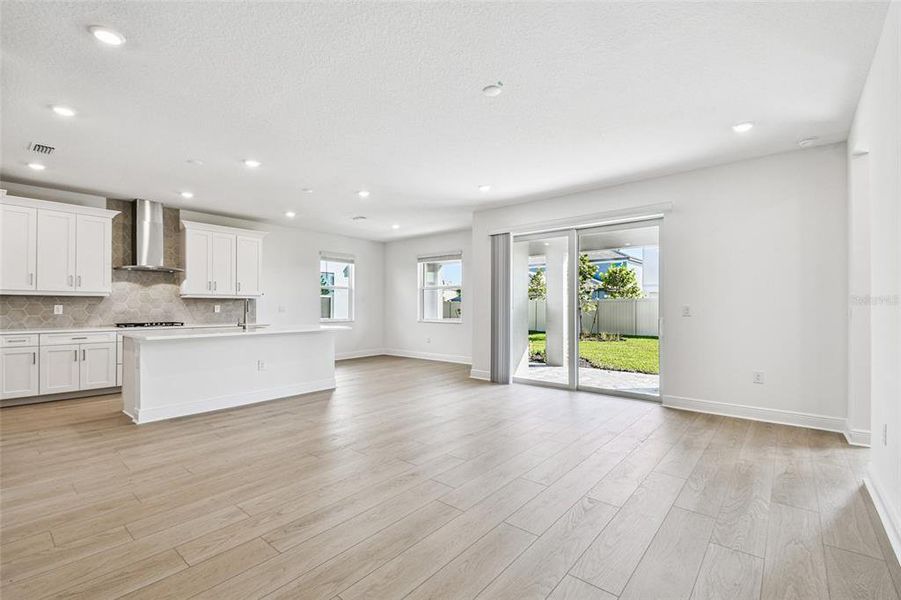 Spacious, unfurnished interior of a new home in Hawkstone, Sarasota (Image 19).