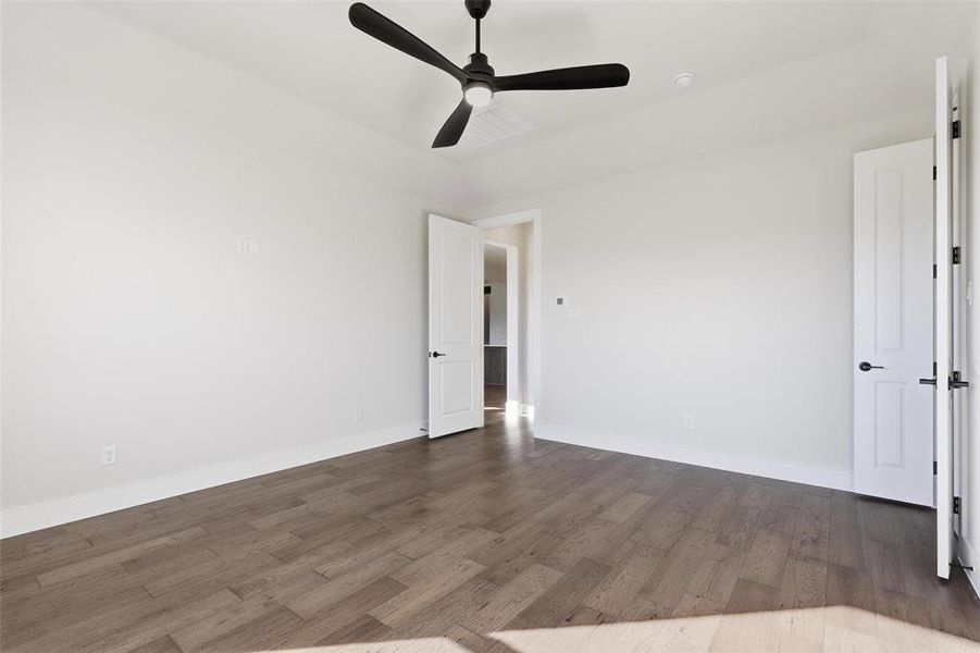 Spacious, unfurnished interior of a new home in Aledo Heights - Aledo ISD, Aledo (Image 30).