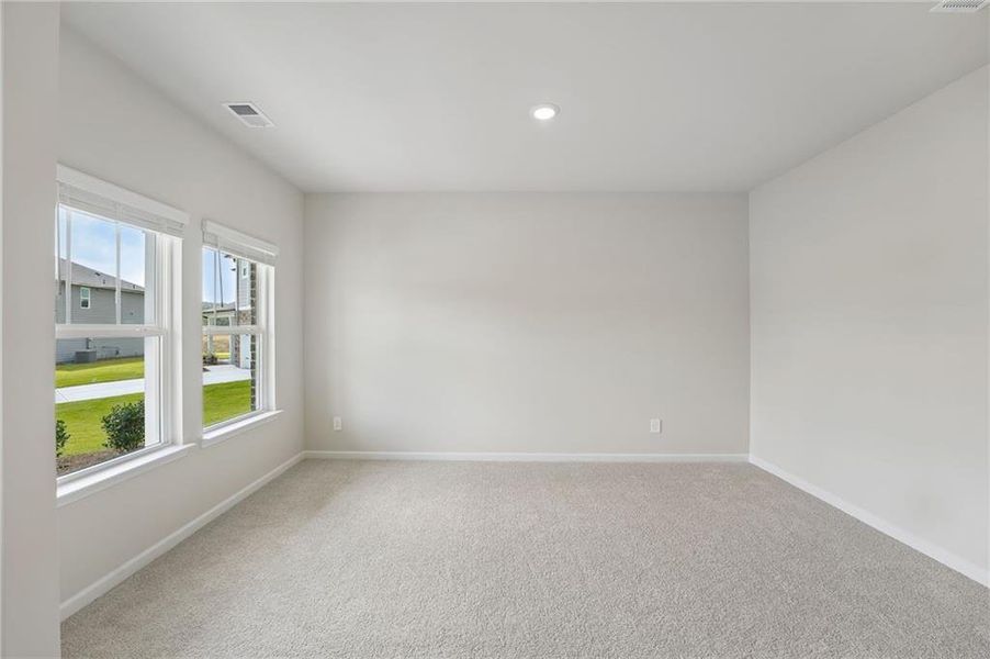 Spacious, unfurnished interior of a new home in Northwoods at Mirror Lake, Villa Rica (Image 19).