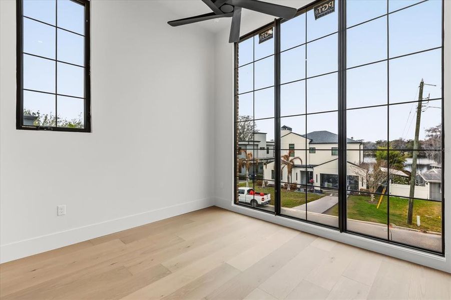 Spacious, unfurnished interior of a new home in , Winter Park (Image 24).