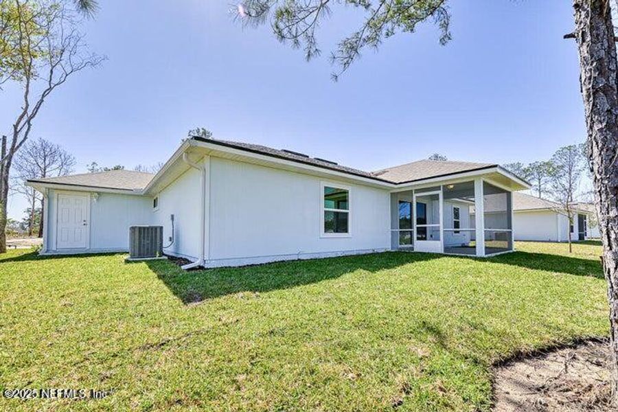 Exterior details and patio area of a home in , Jacksonville (Image 2).
