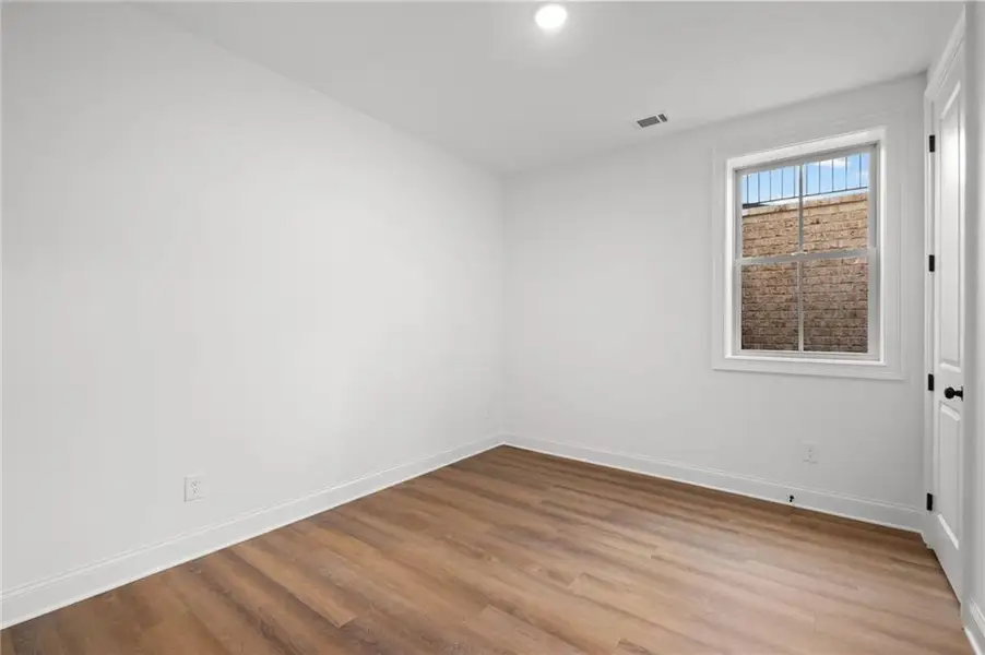Spacious, unfurnished interior of a new home in , Suwanee (Image 34).