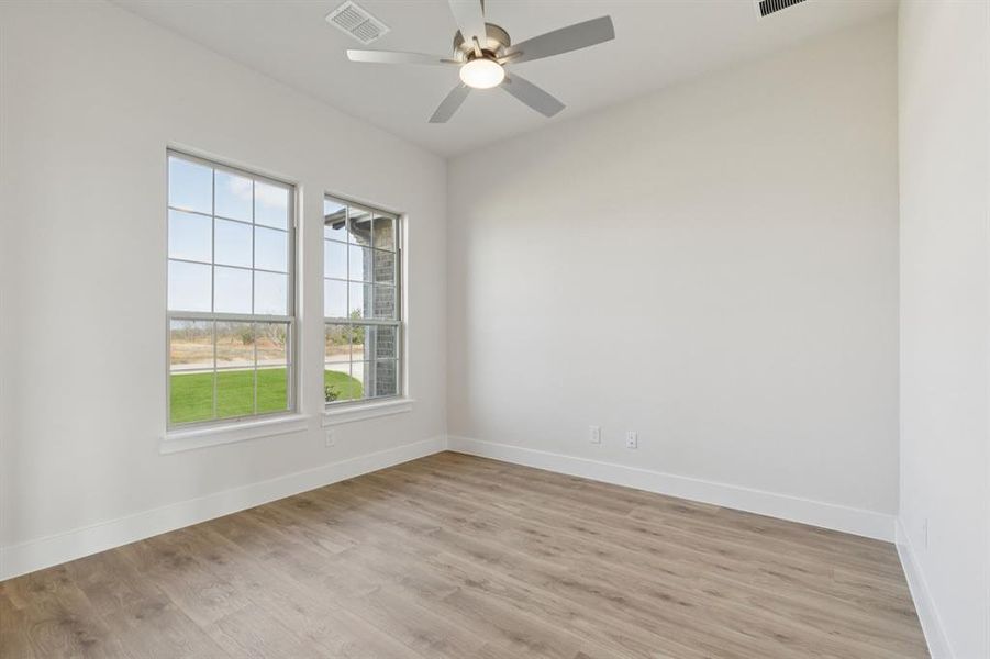 Spacious, unfurnished interior of a new home in Ellis Ranch Estates, Waxahachie (Image 18).