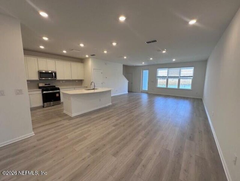 Spacious, unfurnished interior of a new home in , St. Augustine (Image 10).
