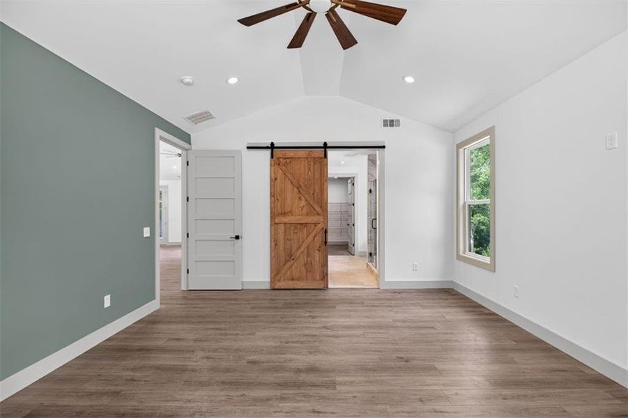 Spacious, unfurnished interior of a new home in , Bremen (Image 31).