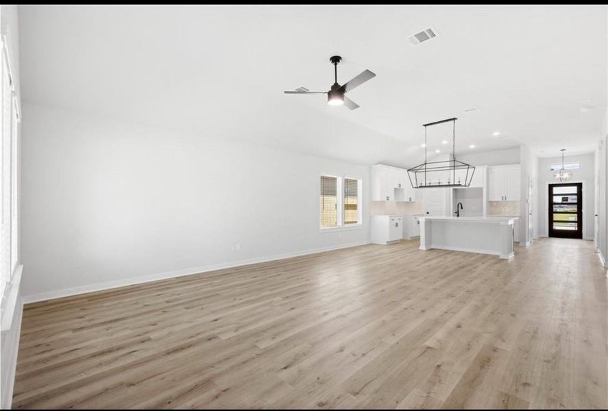 Spacious, unfurnished interior of a new home in Crosby Farms, Crosby (Image 11).