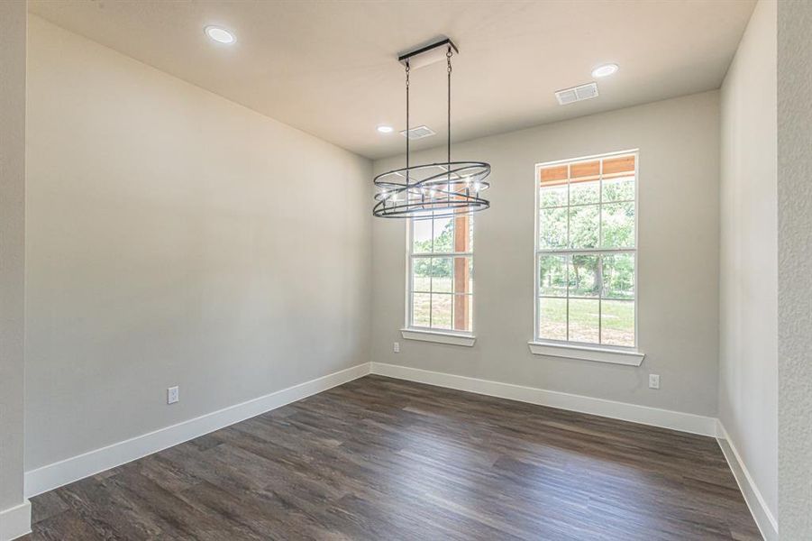 Spacious, unfurnished interior of a new home in , Alvarado (Image 20).