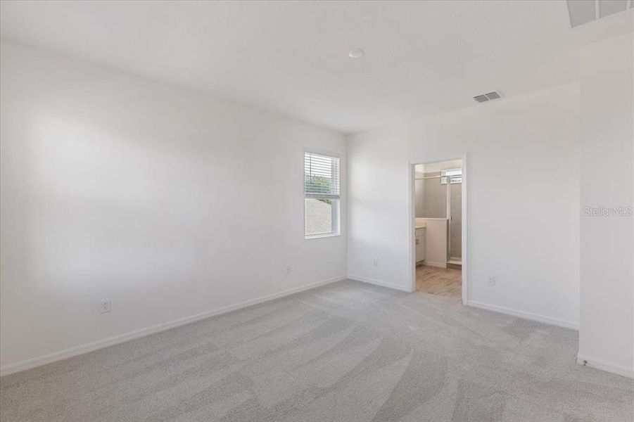 Spacious, unfurnished interior of a new home in Leela Reserve, Tavares (Image 5).