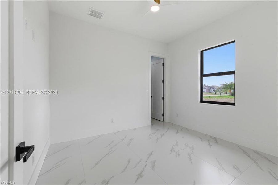 Spacious, unfurnished interior of a new home in , Cape Coral (Image 23).