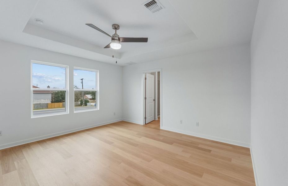 Spacious, unfurnished interior of a new home in Larson Crossing, Elgin (Image 43).
