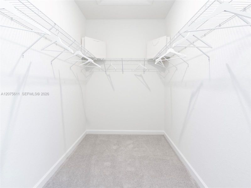 Spacious, unfurnished interior of a new home in Wildwood Groves, Miami (Image 20).