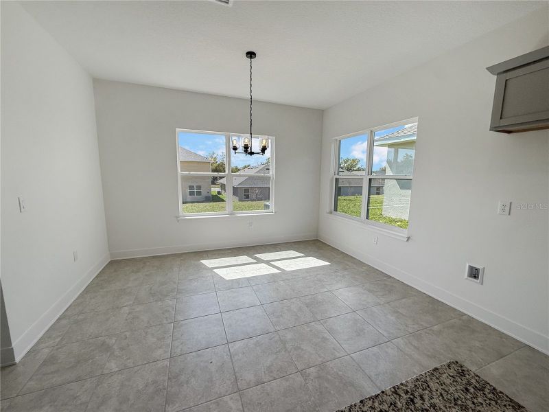 Spacious, unfurnished interior of a new home in Arbor Park, Leesburg (Image 11).