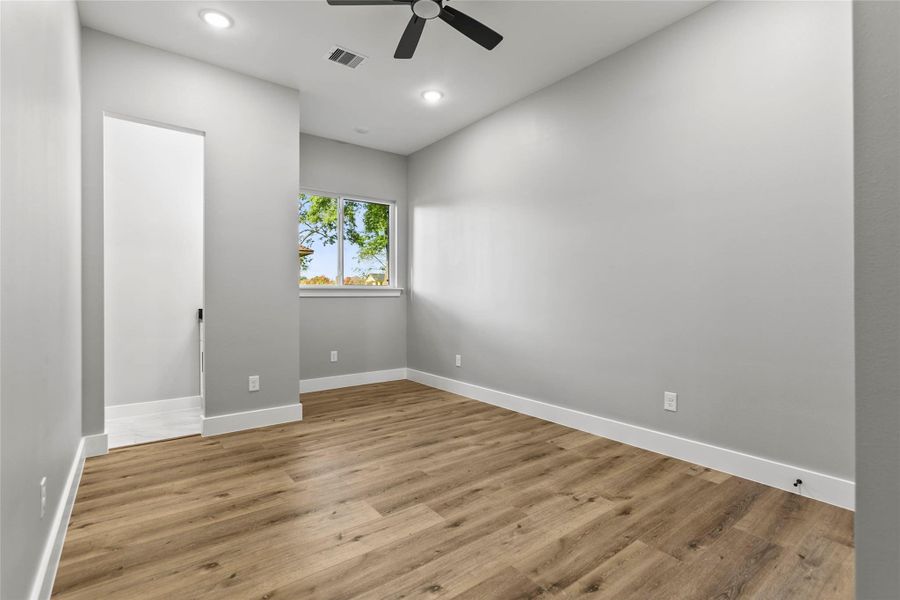 Secondary bedroom 2 Secondary bedroom 2