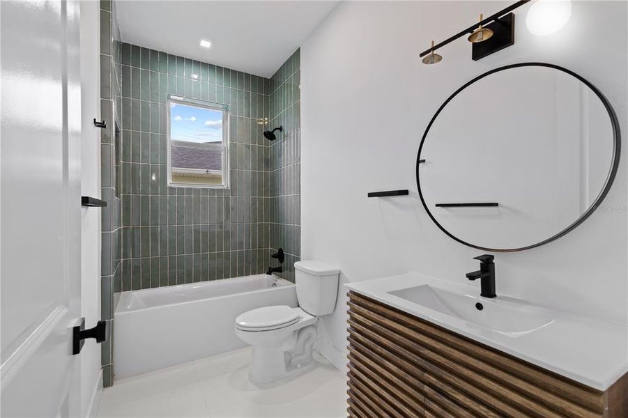 Furnished interior view inside a new home in , Lake Placid (Image 4).