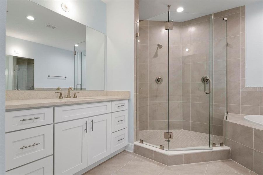 Furnished interior view inside a new home in , Bradenton (Image 12).