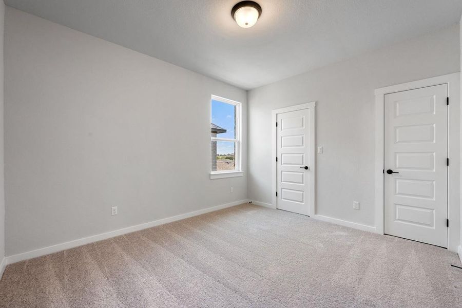 Spacious, unfurnished interior of a new home in Lariat, Liberty Hill (Image 35).