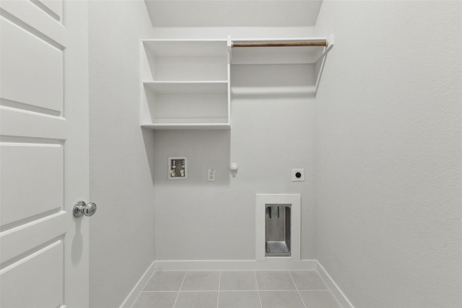 Spacious, unfurnished interior of a new home in Prairie Winds, Hutto (Image 22).