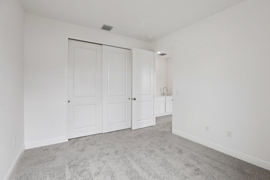Representative unfurnished interior of a home built from the Sierra by Maronda Homes in Marion Oaks, Ocala (Image 39).