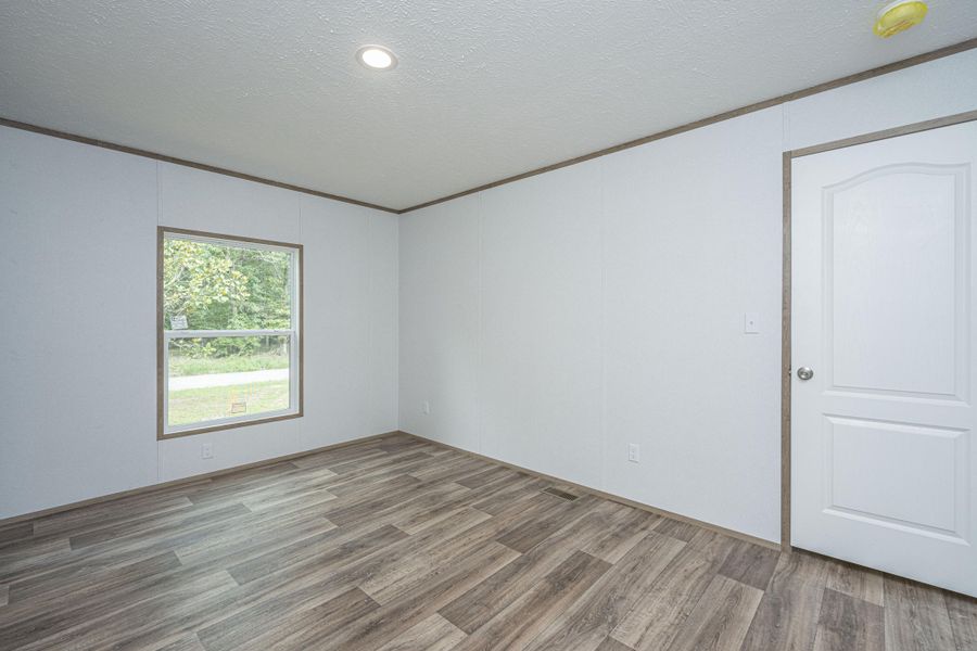 Spacious, unfurnished interior of a new home in , Walterboro (Image 55).