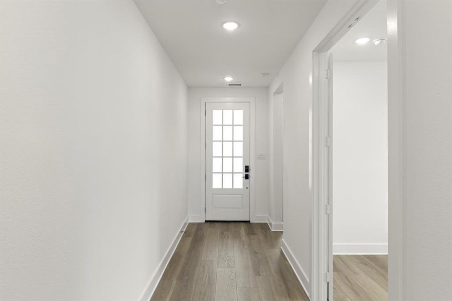 03. 3101 Hoyle - Entry