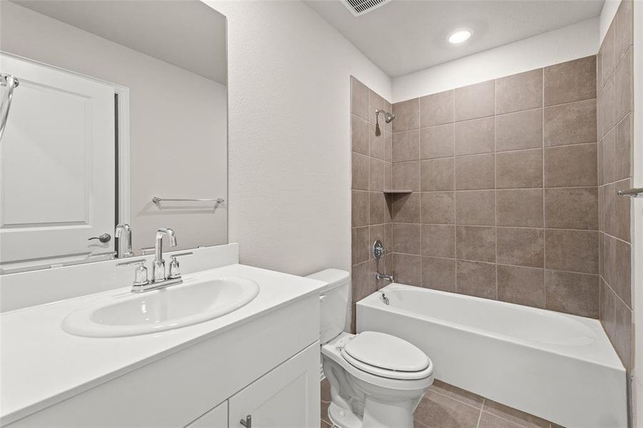 Furnished interior view inside a new home in River Ridge, Crandall (Image 4).