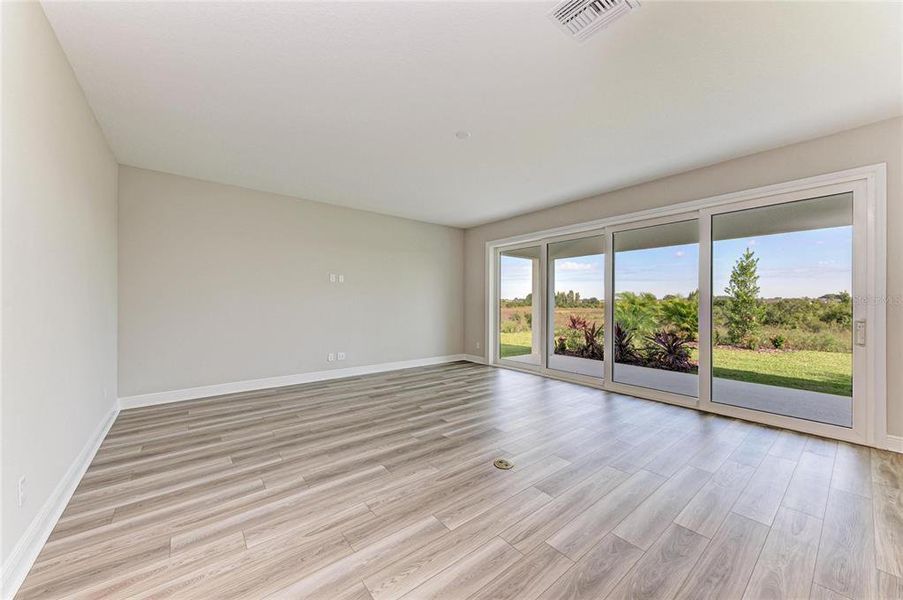 Spacious, unfurnished interior of a new home in Mirada, San Antonio (Image 34).