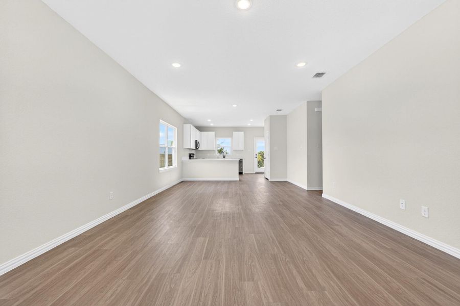 Spacious, unfurnished interior of a new home in , Belton (Image 16).
