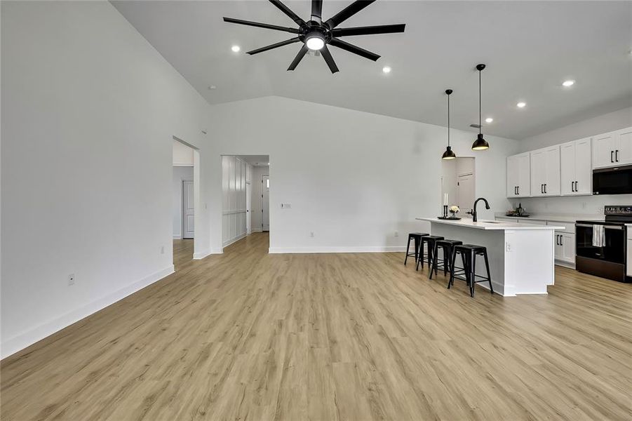 Spacious, unfurnished interior of a new home in , Spring Hill (Image 47).