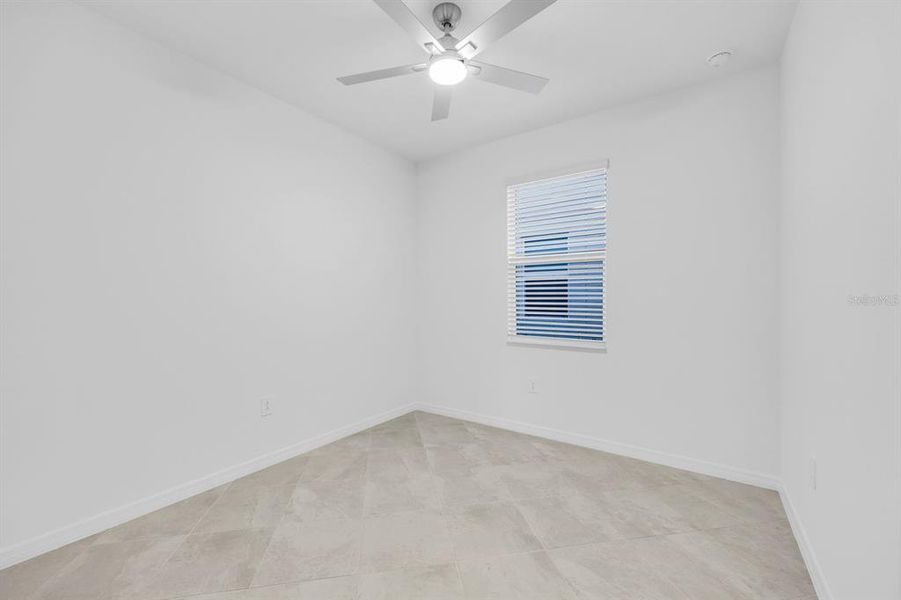 Spacious, unfurnished interior of a new home in Hampton Lakes at River Hall, Alva (Image 11).