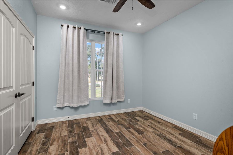 Spacious, unfurnished interior of a new home in , Madisonville (Image 15).