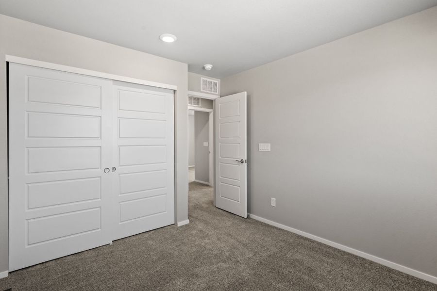 Spacious, unfurnished interior of a new home in Wolf Creek Run West, Strasburg (Image 20).