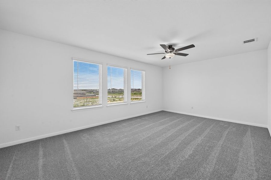 Spacious, unfurnished interior of a new home in Sunfield, Buda (Image 31).