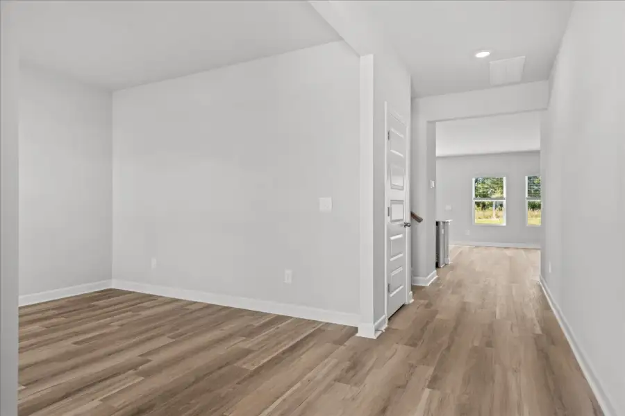 Spacious, unfurnished interior of a new home in Creek Ridge - Signature Collection, Spartanburg (Image 11).