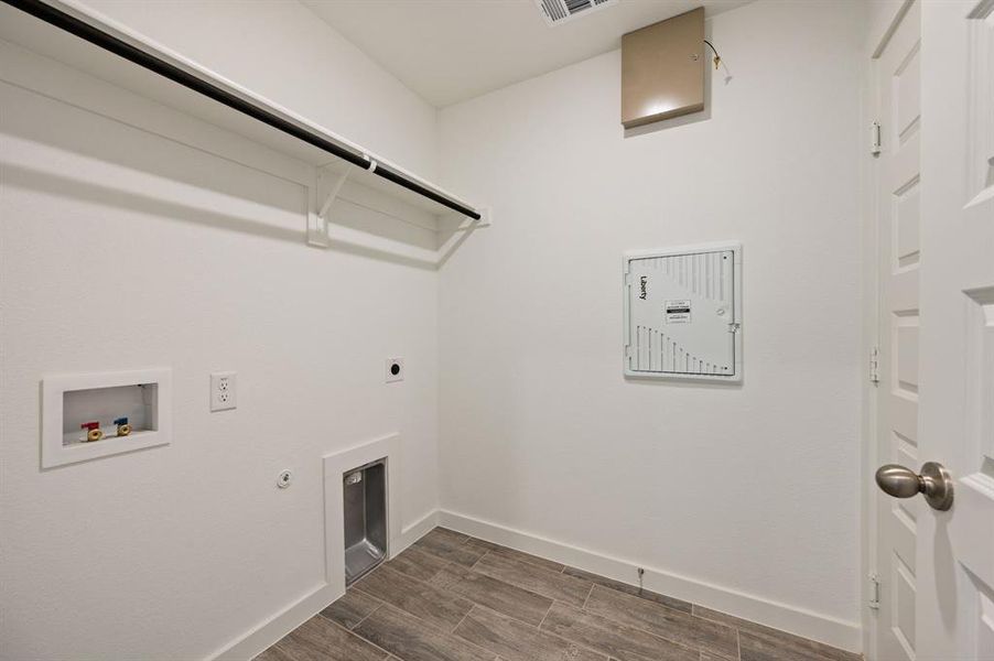 Spacious, unfurnished interior of a new home in Gatlin Ranch, Springtown (Image 27).