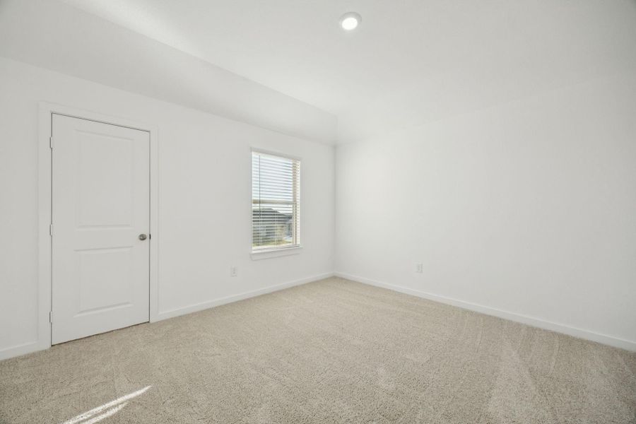 Spacious, unfurnished interior of a new home in Windcress, Cove (Image 21).