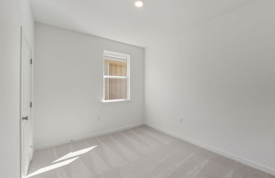 Spacious, unfurnished interior of a new home in Larson Crossing, Elgin (Image 15).
