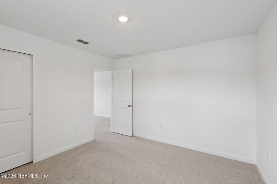 Spacious, unfurnished interior of a new home in Kings Preserve, Jacksonville (Image 18).