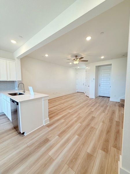 Spacious, unfurnished interior of a new home in Avery Centre, Round Rock (Image 11). Spacious, unfurnished interior of a new home in Avery Centre, Round Rock (Image 11).