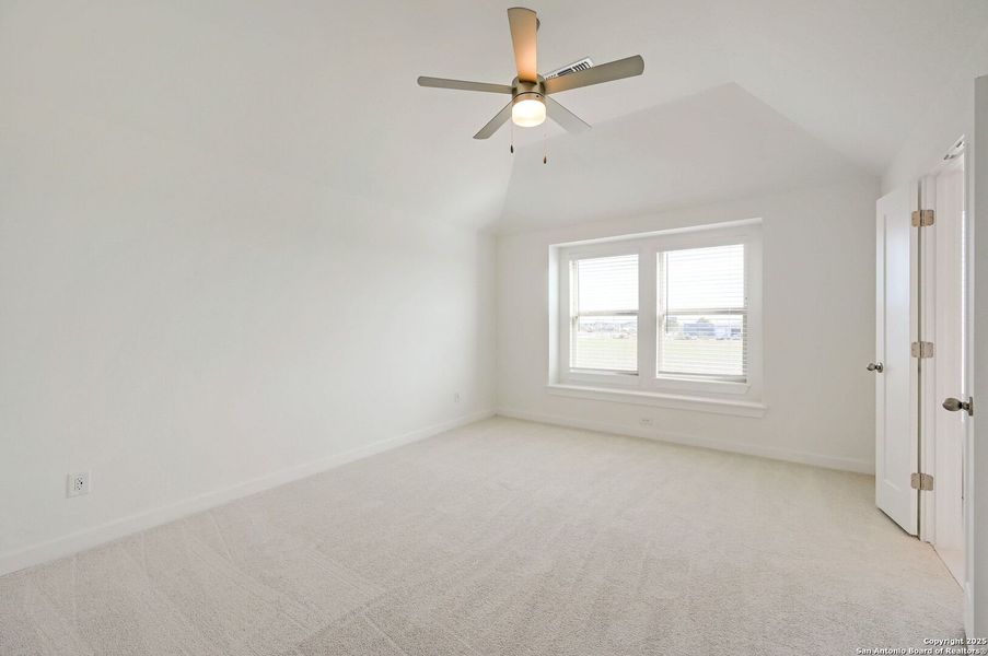 Spacious, unfurnished interior of a new home in Legacy at Lake Dunlap, New Braunfels (Image 18).