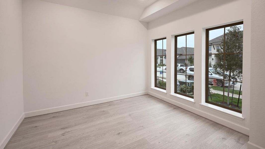 Spacious, unfurnished interior of a new home in Crosswinds, Kyle (Image 14).
