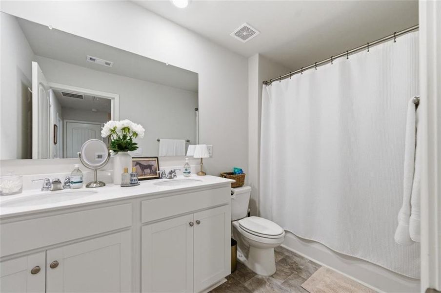 Furnished interior view inside a new home in , Dahlonega (Image 32).