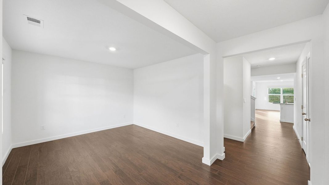 Spacious, unfurnished interior of a new home in Emory Creek, Harriman (Image 13).