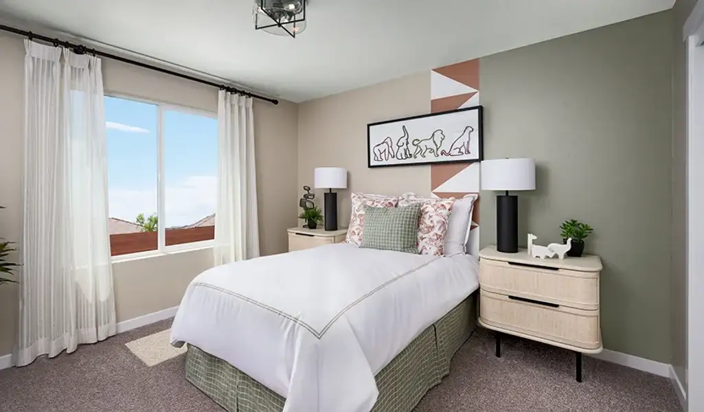 Yorktown-Q725-ABQ Bedroom