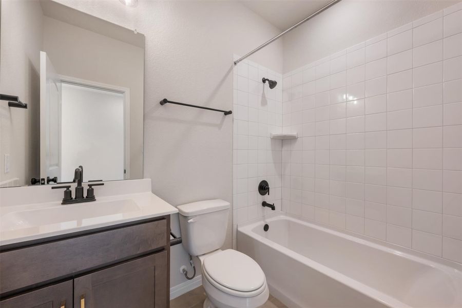 Representative images and renderings are for illustrative purposes. Actual structural options and design finishes of home may vary. Representative images and renderings are for illustrative purposes. Actual structural options and design finishes of home may vary.