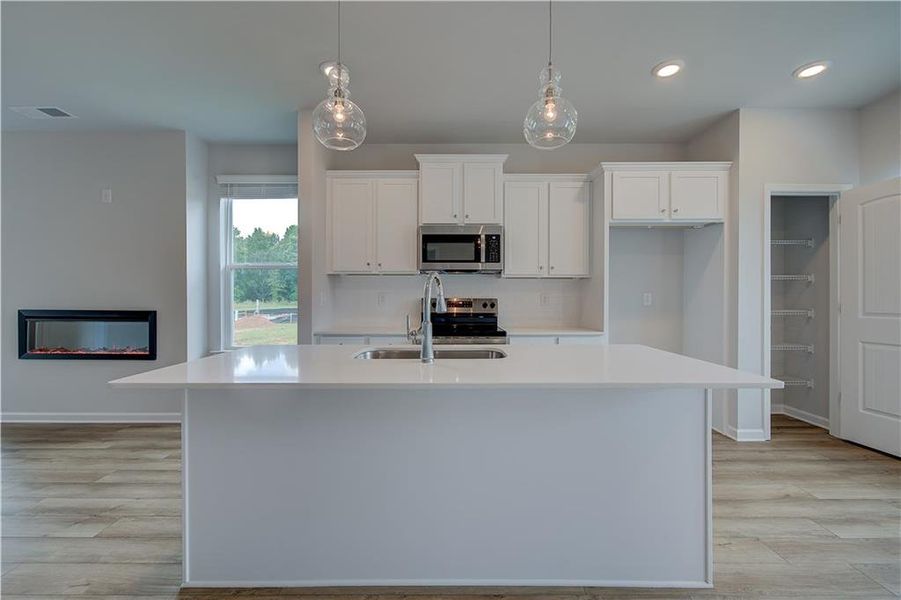 Furnished interior view inside a new home in Chapel Hill, Newnan (Image 6).