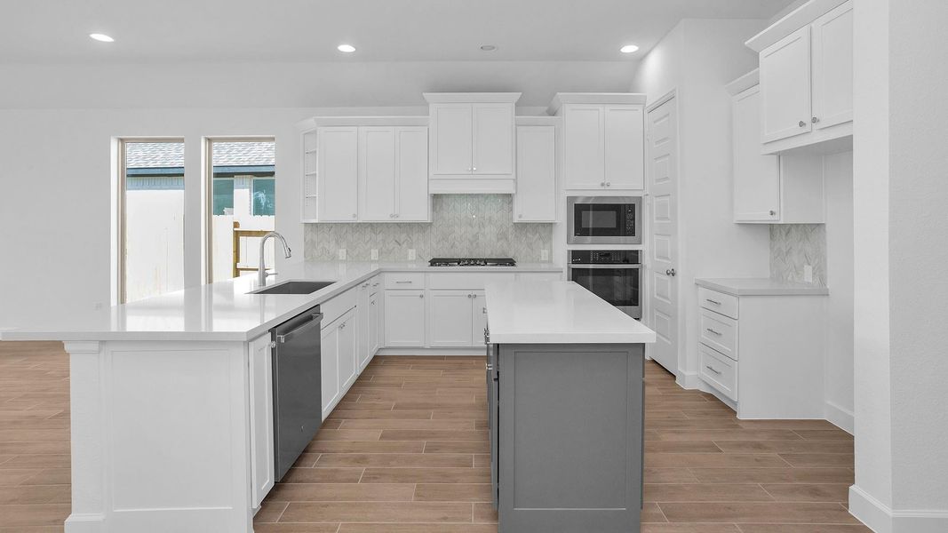 Furnished interior view inside a new home in Grand Central Park 45', Conroe (Image 7). Furnished interior view inside a new home in Grand Central Park 45', Conroe (Image 7).